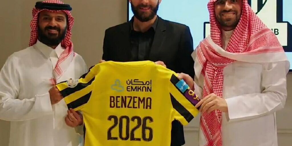 Karim Benzema bergabung dengan klub Al Ittihad