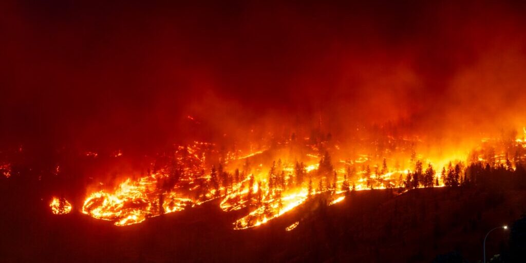 Kabakaran Hutan di Kanada Barat