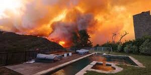 Kebakaran Hutan di pinggiran Los Angeles