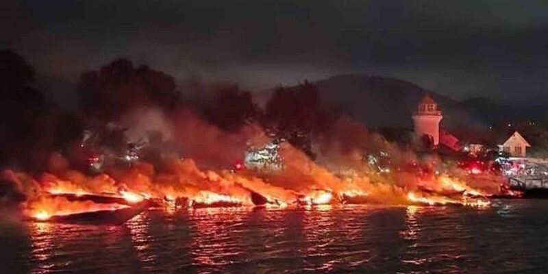 Kebakaran di Chalong Bay - Phuket, Thailand