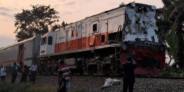 Peristiwa kereta api versus truk pengangkut pisang di Sumatera Utara