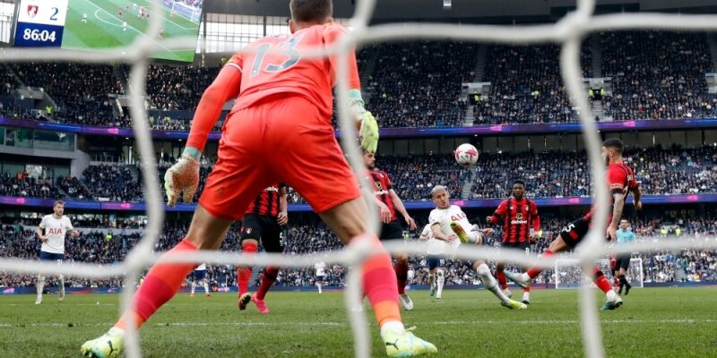 Kejutan, Tottenham dikalahkan Bournemouth