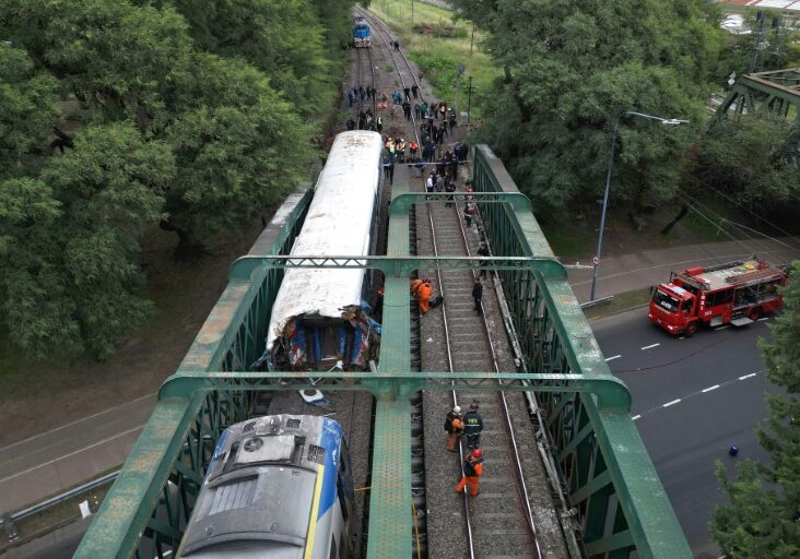 Kereta Penumpang Tabrakan