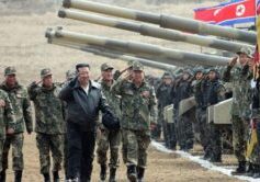 Kim Jong Un inspeksi pasukan