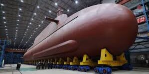 Kim Jong Un kunjungi pabrik kapal selam nuklir