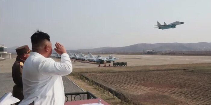 Kim Jong Un mengawasi latihan tempur AU 