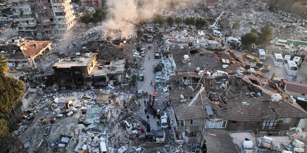 Korban Gempa Sudah Lewati 20.000