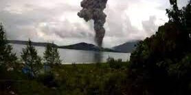 Gunung Anak Krakatau Erupsi.