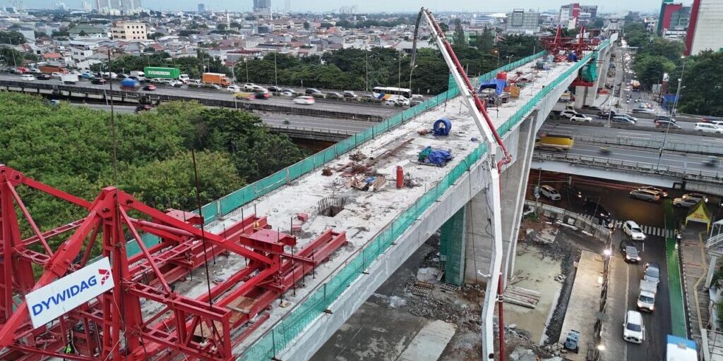 Progres Pembangunan LRT Jakarta (Foto: Jakpro)