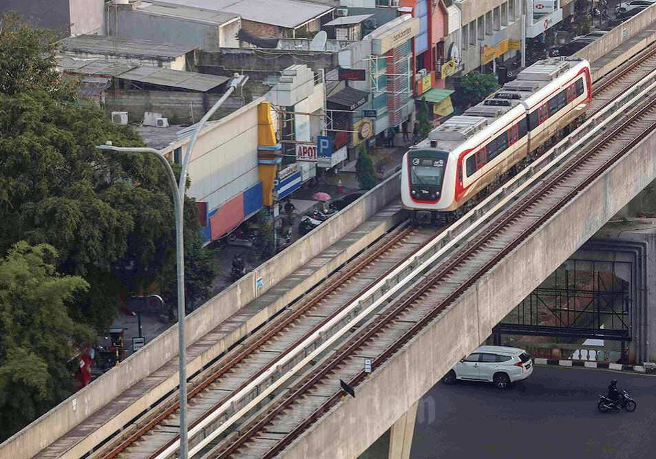 ilustrasi Kereta Light Rail Transit (LRT)

