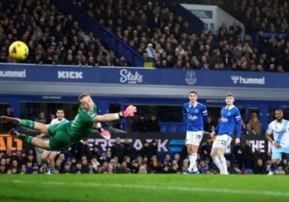 Laga Everton dengan Crystal Palace