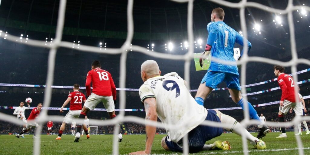 Laga yang menegangkan Tottenham vs MU