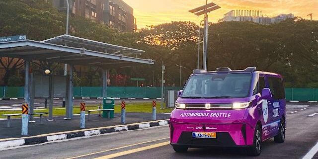 Layanan Shuttle Otonom