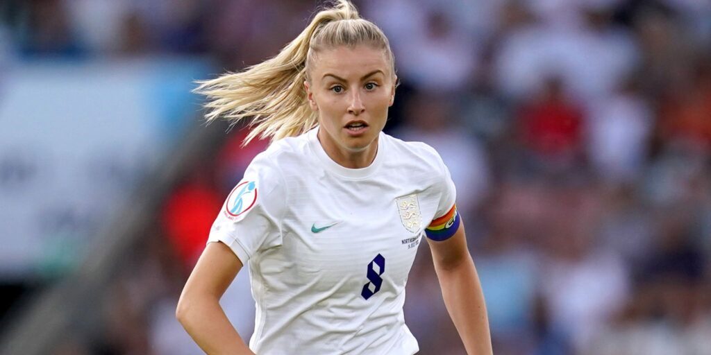 Leah Williamson - Inggris