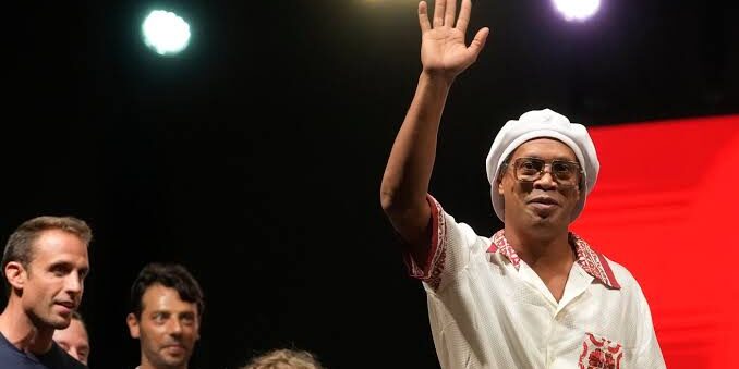 Legenda sepak bola Brasil, Ronaldinho