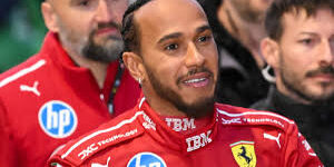 Lewis Hamilton bersama Ferrari