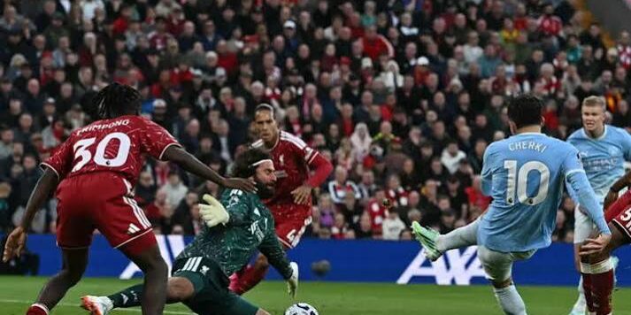 Liverpool dikalahkan Manchester City 3-0  tanpa balas