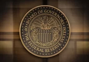 Logo bank central Amerika Serikat atau The Federal Reserve di Washington, Amerika Serikat.

