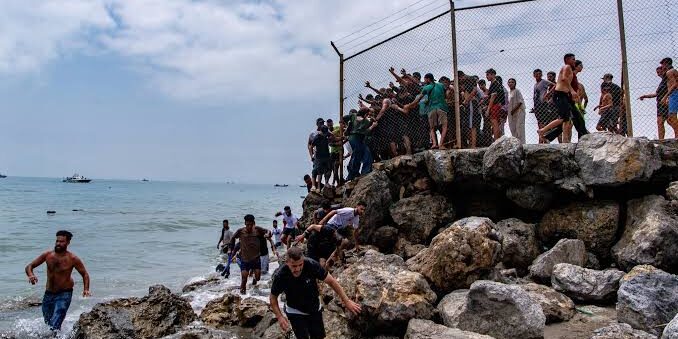 Lonjakan Migran ke Ceuta - Spanyo