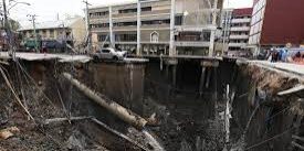 Lubang runtuhan besar di luar Rumah Sakit Vajira - Bangkok