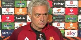 Manajer AS Roma Jose Mourinho