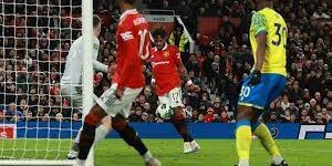 Manchester United mengalahkan Nottingham Forrest 2-0