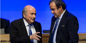 Mantan Presiden FIFA Sepp Blatter bersama Michel Platini