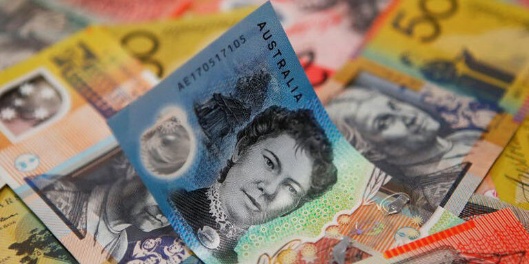 Mata Uang Berisiko Menguat 