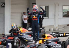 Max Verstappen dan Sergio Perez Menang 1-2 di Jepang