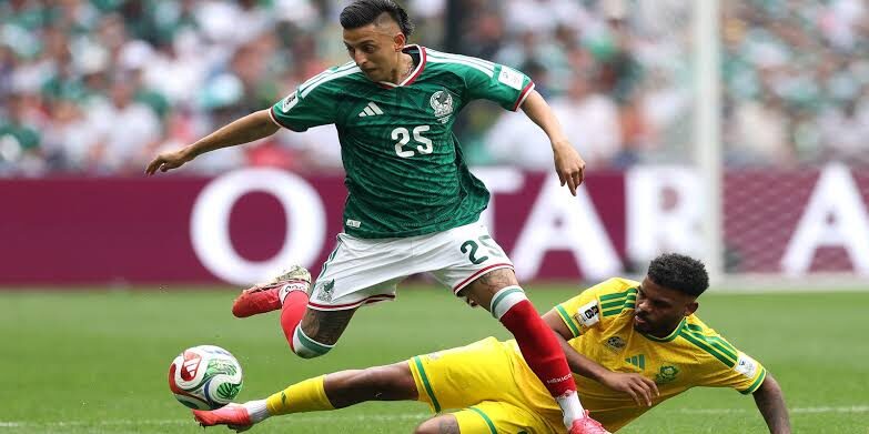 Meksiko kalahkan Equador 2-0 , pertama kali lolos fase gugur