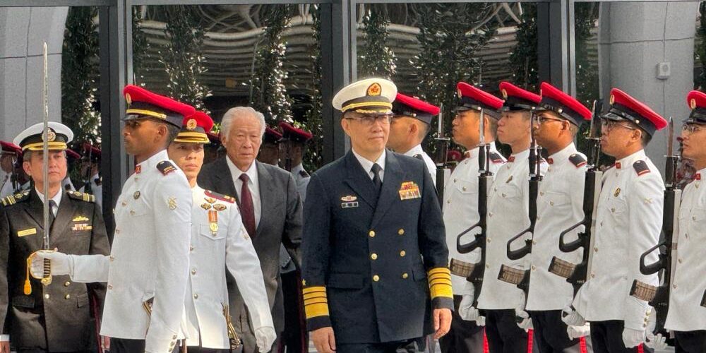 Menhan China Dong Jun kunjungi Pangkalan AL Changi