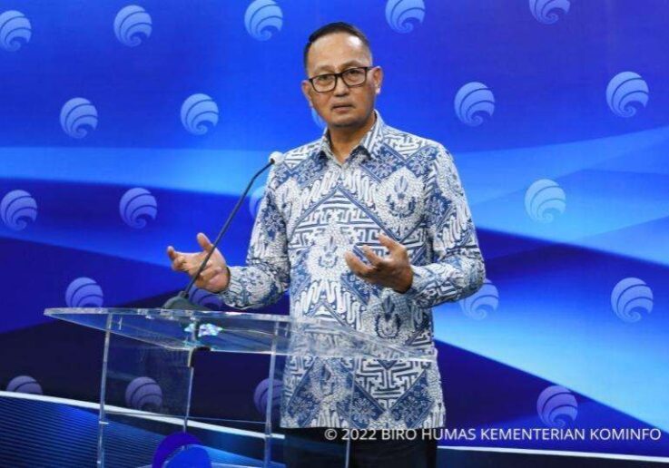 Dirjen Aplikasi Informatika Kemenkominfo Semuel A. Pangerapan saat melakukan konferensi pers di Kantor Kemenkominfo, Jakarta.