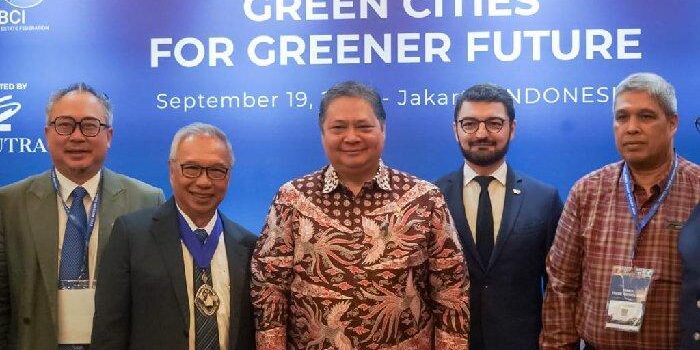 Menteri Koordinator Bidang Perekonomian Airlangga Hartarto dalam acara The International Real Estate Federation (FIABCI) Trade Mission 2023 di Jakarta, Selasa (19/09). 


