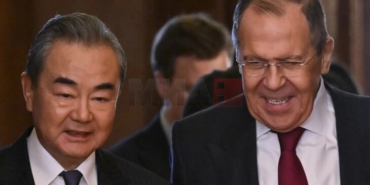 Menlu Sergei Lavrov dan diplomat top China Wang Yi