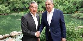 Menlu Wang Yi bertemu mitra Sergey Lavrov