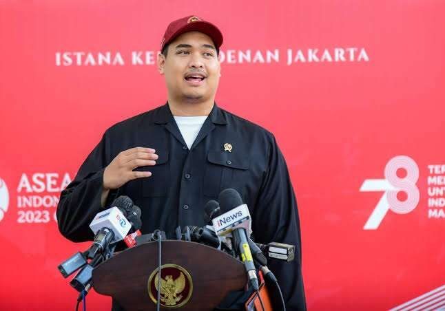 Menpora RI Dito Ariotedjo saat melakukan konferensi pers, di Istana Negara, Jakarta, Selasa (1/8/2023).