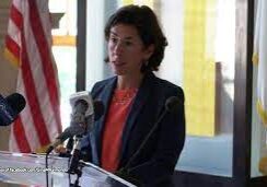 Menteri Perdagangan AS Gina Raimondo