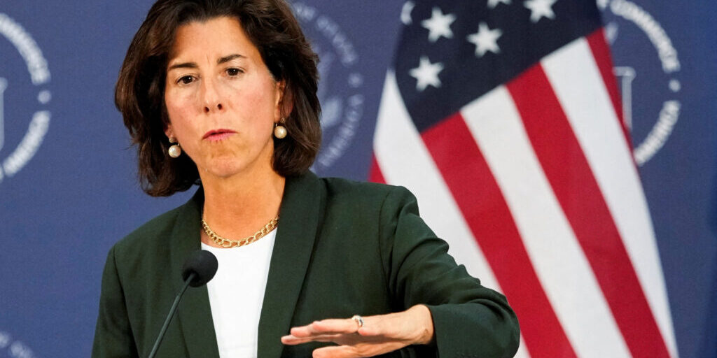 Menteri Perdagangan AS Gina Raimondo