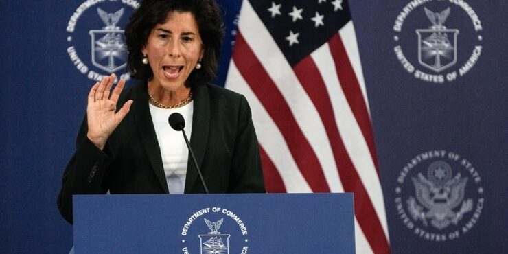 Menteri Perdagangan AS Gina Raimondo