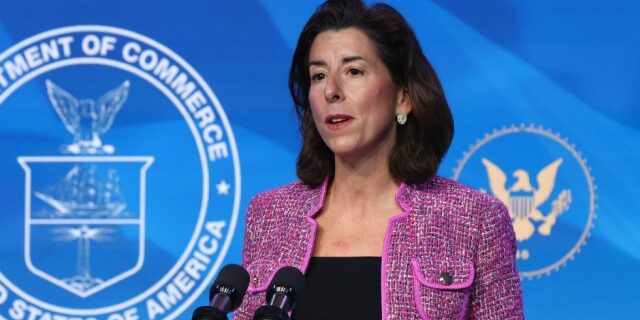 Menteri Perdagangan AS Gina Raimondo