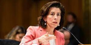 Menteri Perdagangan AS Gina Raimondo