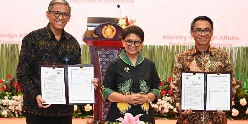 MoU antara Kementerian Luar Negeri dan Pos Indonesia untuk mengirimkan oleh-oleh jemaah dari Arab Saudi