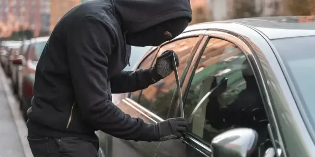 Pencurian mobil saat ini semakin marak terjadi. Sebagai pemilik mobil, Anda tentu perlu waspada dan mengambil langkah-langkah pencegahan untuk menghindarinya.