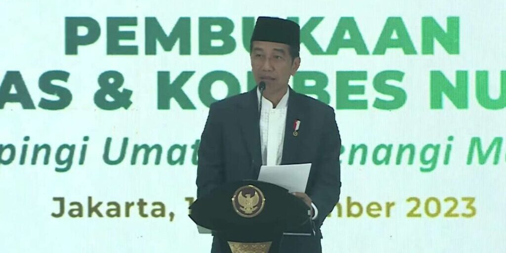 Presiden Joko Widodo memberi sambutan di Peresmian Pembukaan Musyawarah Nasional Alim Ulama dan Konferensi Besar Nahdlatul Ulama, di Pondok Pesantren Al-Hamid Cipayung, Jakarata Timur, Senin (18/9/2023).