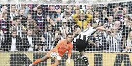 Newcastle mengalahkan Manchester City 2-1