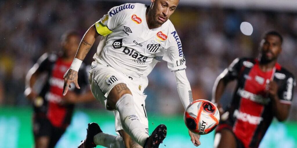 Neymar bermain kembali di Santos