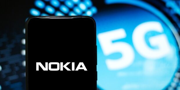 Nokia dengan Samsung