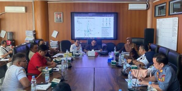 RDP pembangunan BRT di Medan bersama perwakilan BPTD Sumut, Dinas Perhubungan Sumut dan perwakilan Dinas Perhubungan Kota Medan di gedung DPRD Medan

