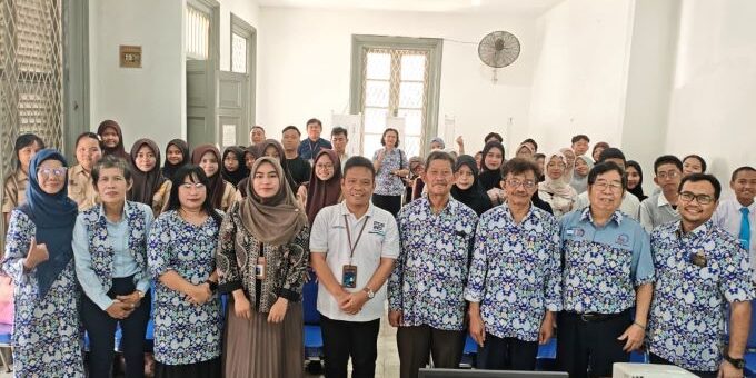 PD PFI Sumatera Utara foto bersama dengan Kepala Balai Pelestarian Kebudayaan Wilayah II Sumut Kementerian Kebudayaan dan Executive General Manager Pos Indonesia Kantor Cabang Utama Medan dan para peserta