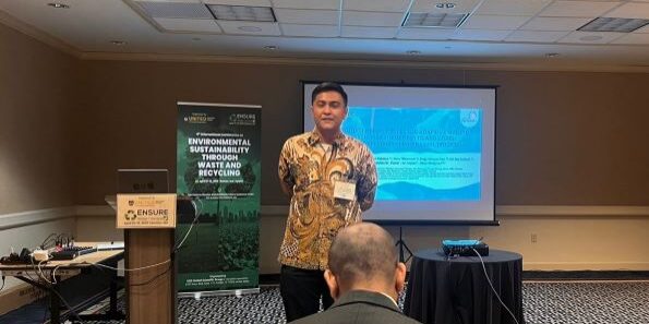 Dr. Koko presentasi ilmiah di 4th International Conference on Environmental Sustainability Through Waste and Recycling (ENSURE), April 13–15, 2026, Boston, MA, Amerika Serikat. (Foto: Humas UPER)
